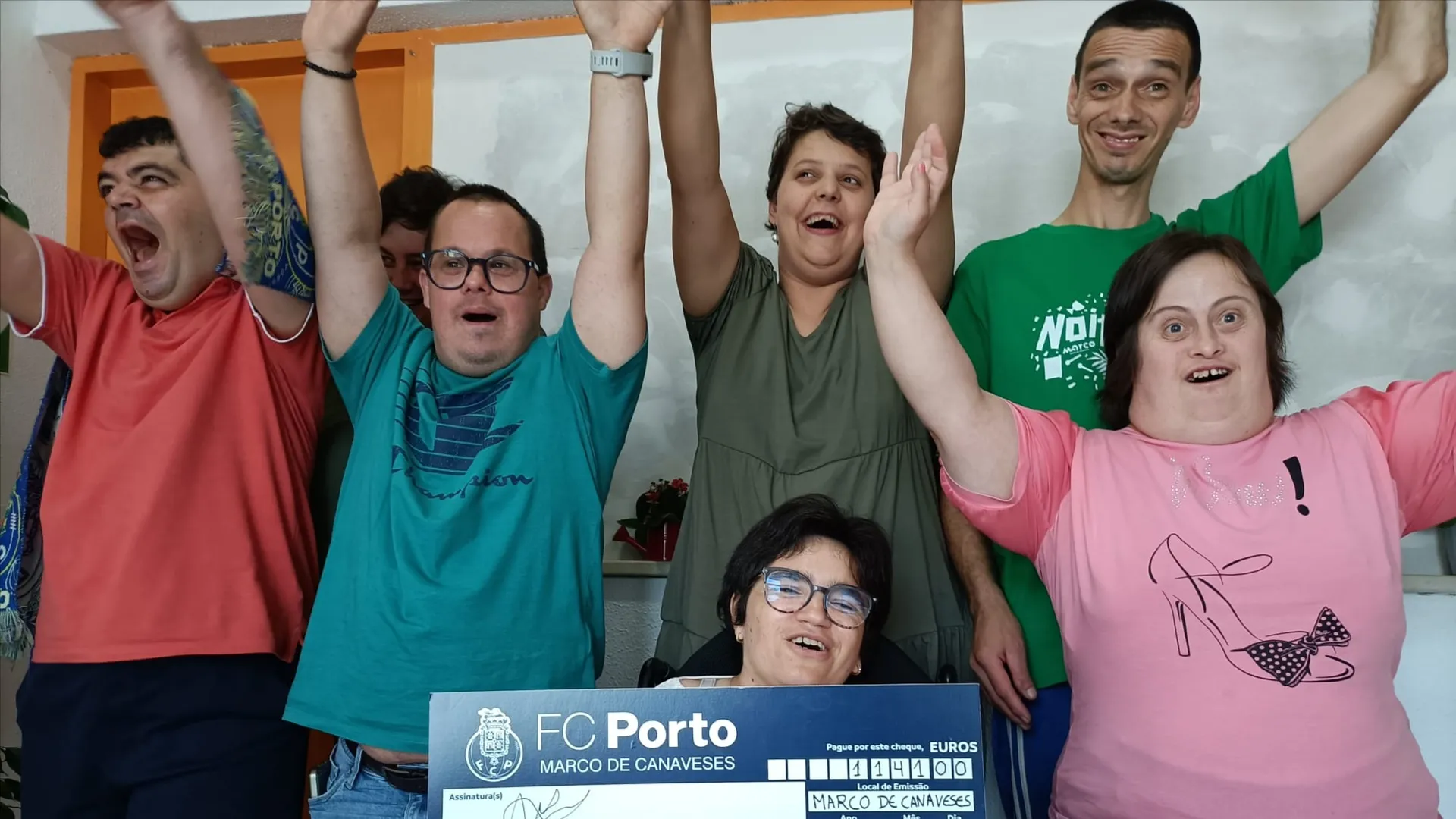Casa FC Porto de Marco de Canaveses entrega 1.141,00€ à CERCIMARCO